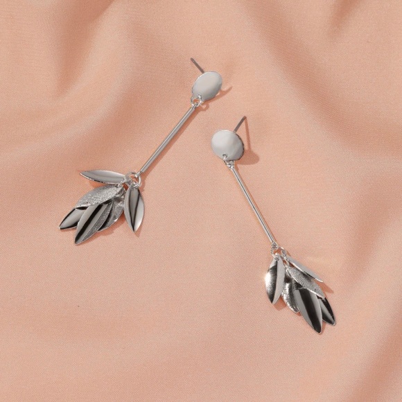 Any 4/$25! Silver Tulip Drop Stud Earrings - Picture 6 of 9